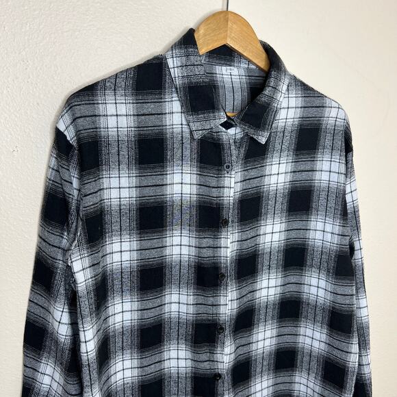 Black and White Plaid Long Sleeve Button Up Small - Picture 4 of 10